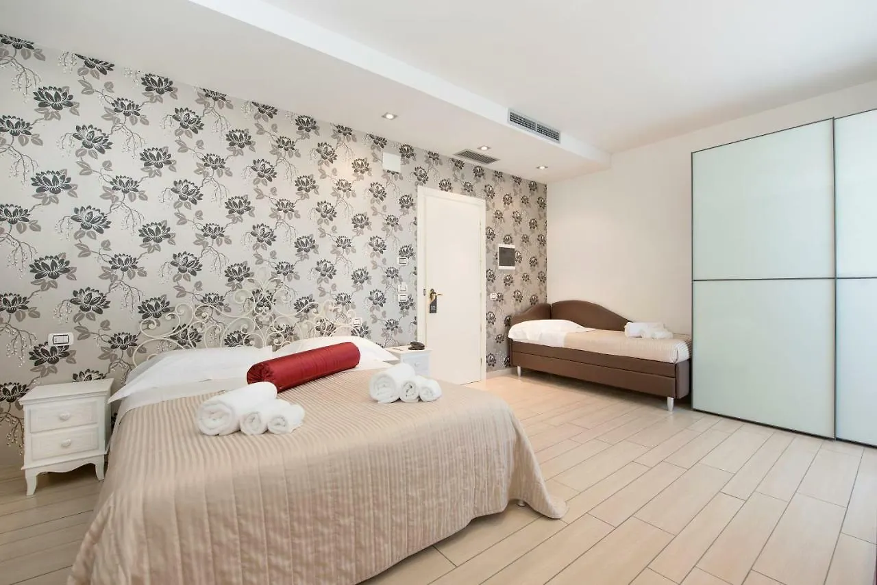 Hotel Fiamma & Spa Cesenatico 4*,